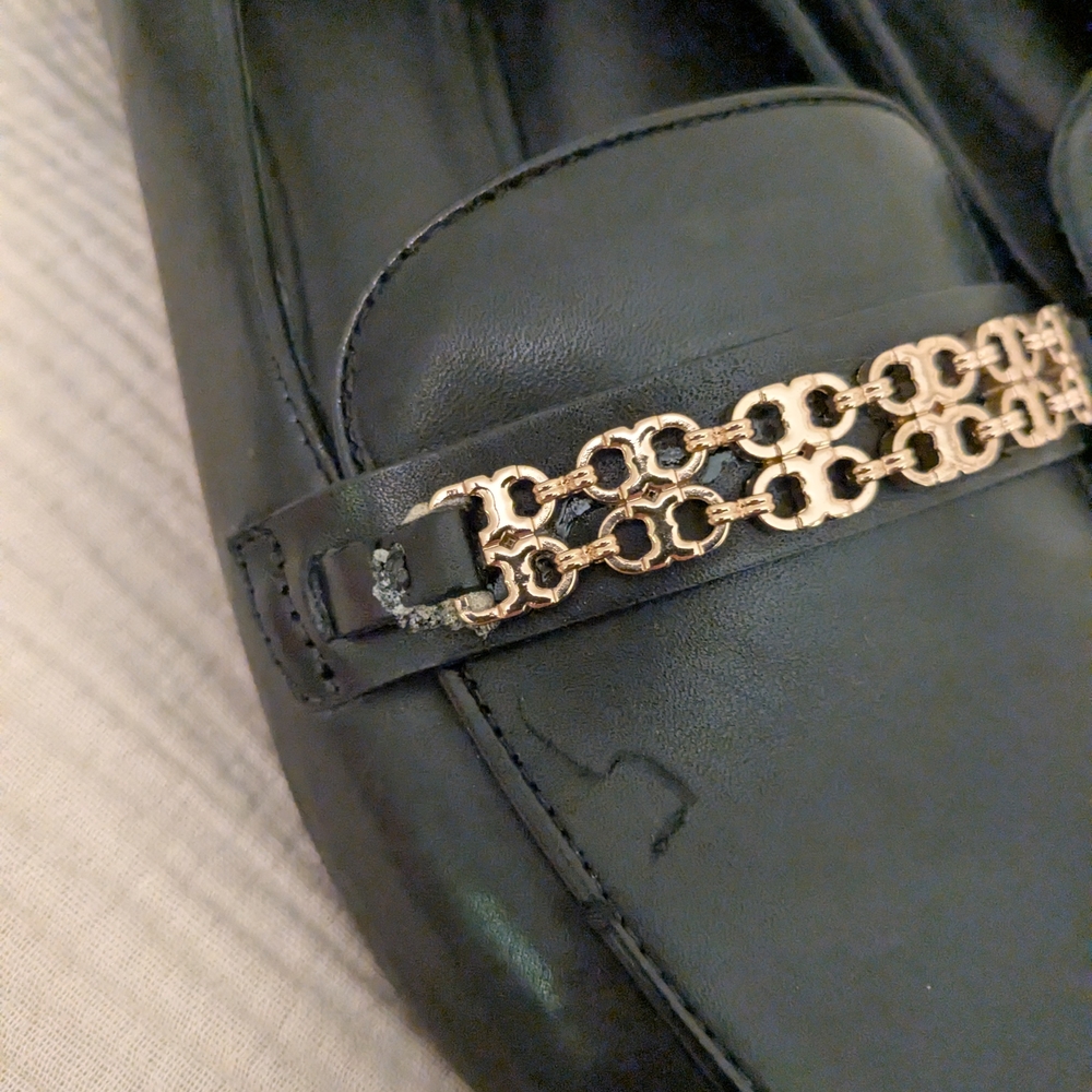 Tory Burch Gemini Elegant Black Loafers with Gold Accent Size 10.5 - Picture 3 of 6
